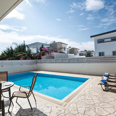 The Complete Guide To Renting Your Exclusive Holiday In With Private Pool And Close To The Beach, 1290 Vilă Paralimni
